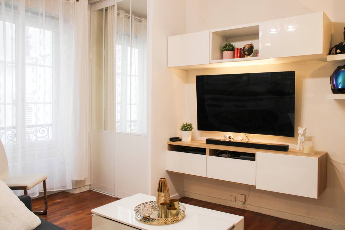 Saint Martin Paris Stay living room